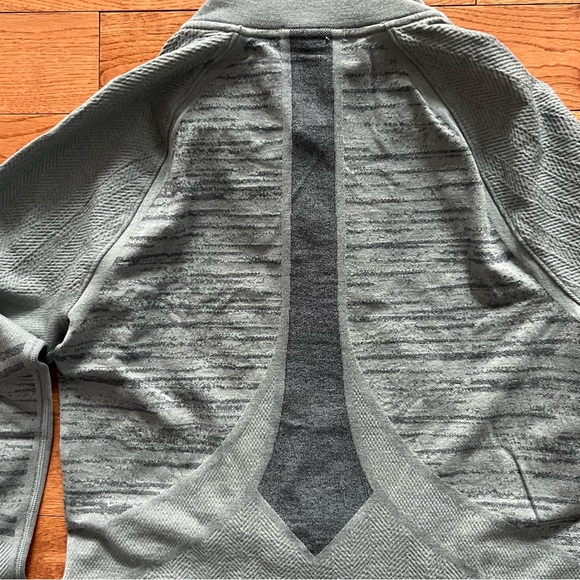 Women's Intraknit™ Active Full Zip Jacket NWT size medium - Picture 7 of 8